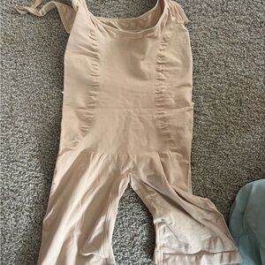 SKIMS Nude Shapewear Bodysuit NWOT